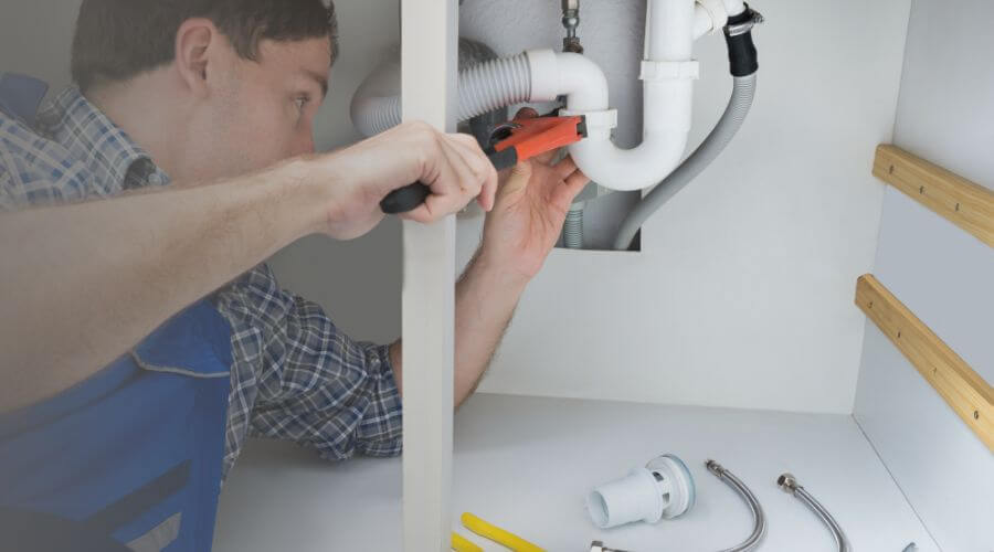 Professional clogged toilet repair in Shoshoni, WY
